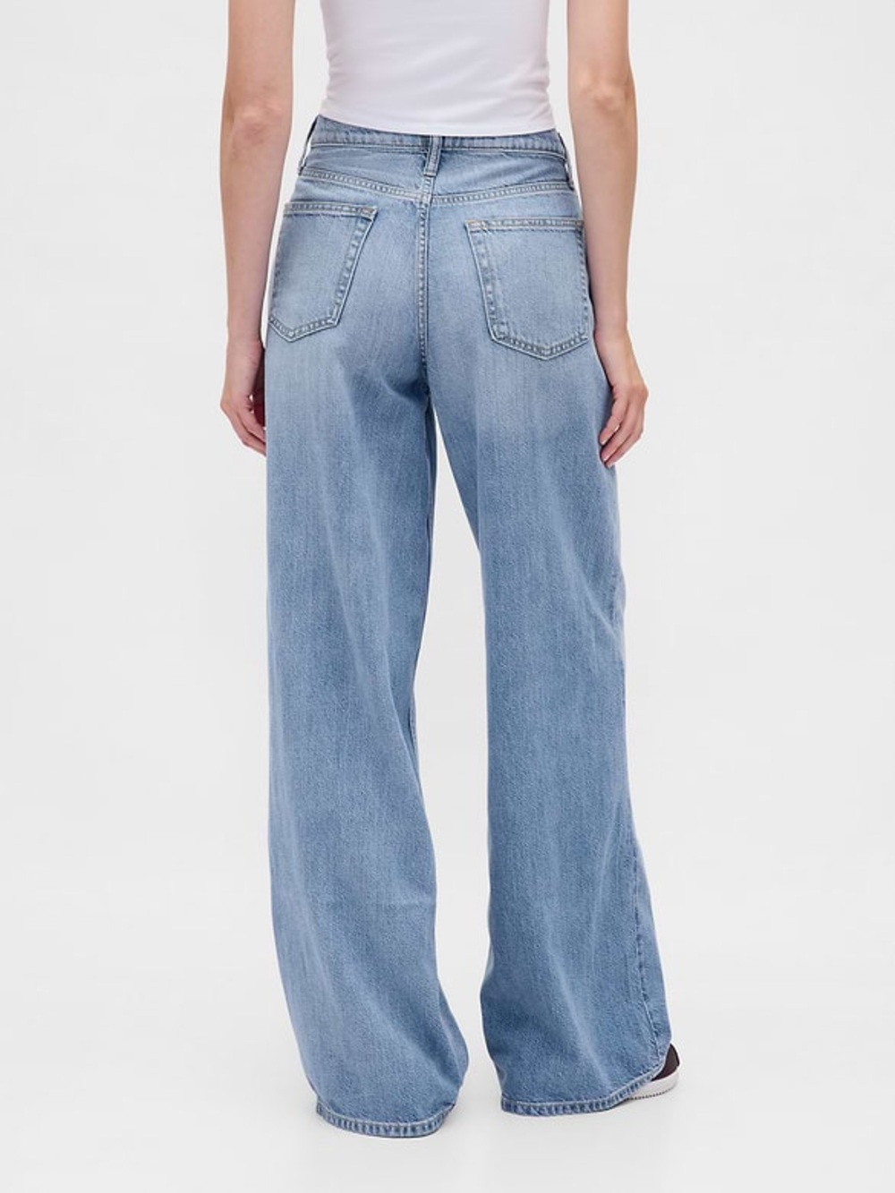 NWT Gap Baggy Mid Rise Ultra Soft Light Indigo 2R - Picture 2 of 7